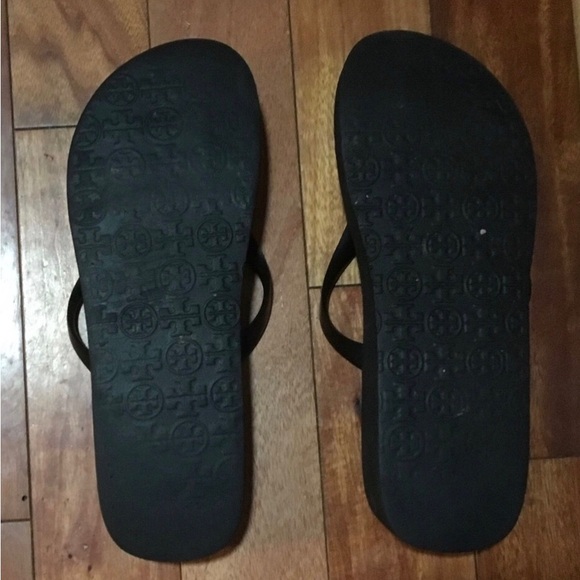 SUMMER SALE!  Tory Burch flip flops$$s off - Picture 4 of 5